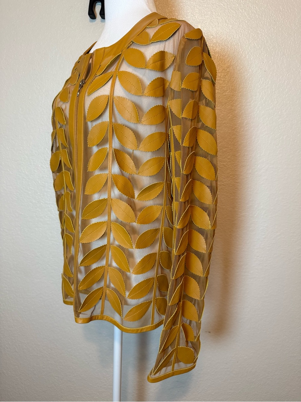 Neiman Marcus The Leather Collection Leaf Appliqué & Mesh Jacket Size XL - Picture 4 of 13